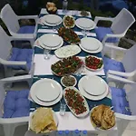 Urga Butik & Restaurant *
