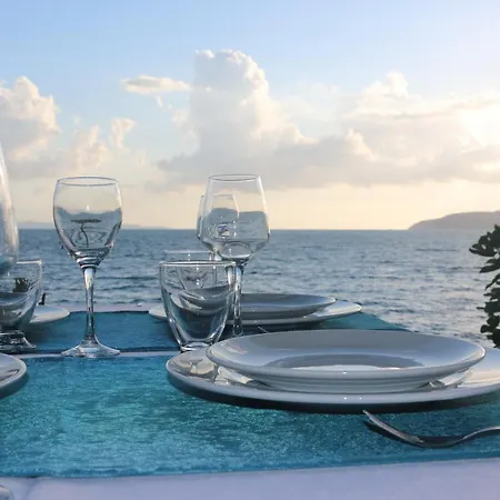 Urga Butik & Restaurant מלון