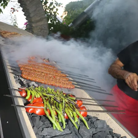 מלון Urga Butik & Restaurant Gulluk