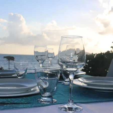 Urga Butik & Restaurant * Gulluk