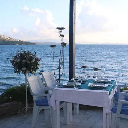 מלון Urga Butik & Restaurant Gulluk