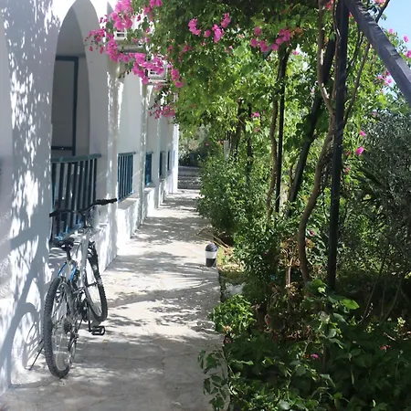 מלון Urga Butik & Restaurant